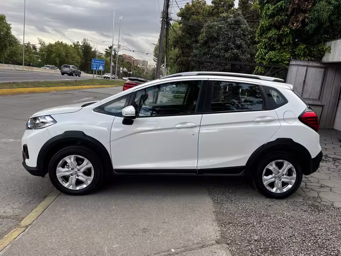 HONDA WR-V LX 1.5 AUT SMART 2025 SÓLO 6.000 KM.