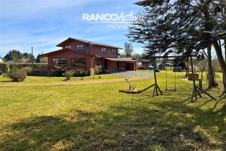 Casa y Parcela En Venta 4 dorm y 3 baños Mariquina, Valdivia