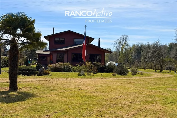Casa y Parcela En Venta 4 dorm y 3 baños Mariquina, Valdivia