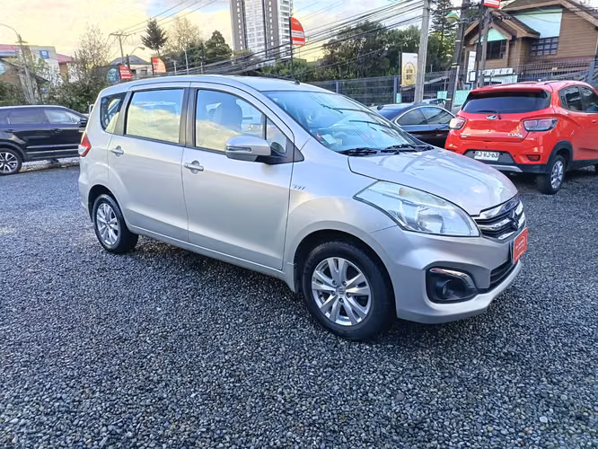 SUZUKI ERTIGA GLX 1.4 TRES CORRIDAS - Imagen 11