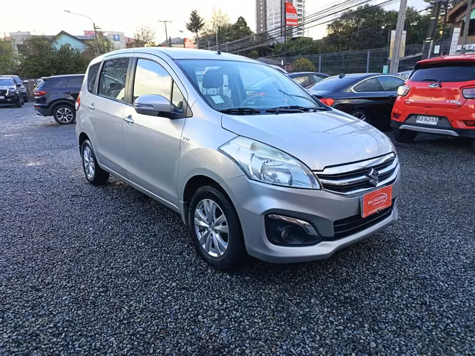 SUZUKI ERTIGA GLX 1.4 TRES CORRIDAS - Imagen 4