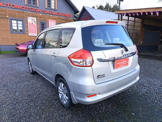SUZUKI ERTIGA GLX 1.4 TRES CORRIDAS - Imagen 8