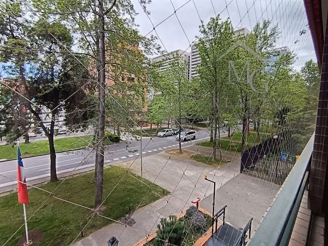 Departamento en arriendo de 2 dorm mas servic. en Las Condes - Imagen 12