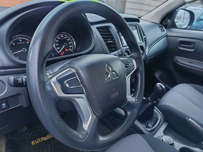MITSUBISHI L200 KATANA CRT 2.4 4X4 - Imagen 11