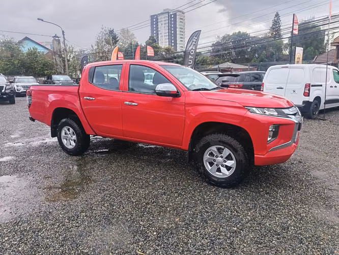 MITSUBISHI L200 KATANA CRT 2.4 4X4 - Imagen 6