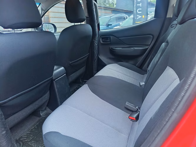 MITSUBISHI L200 KATANA CRT 2.4 4X4 - Imagen 9