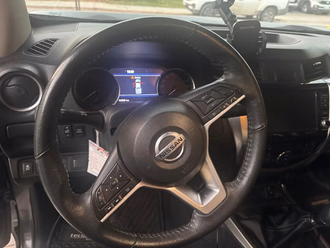 NISSAN NAVARA XE 2.3 DIESEL 4x2 - Imagen 6