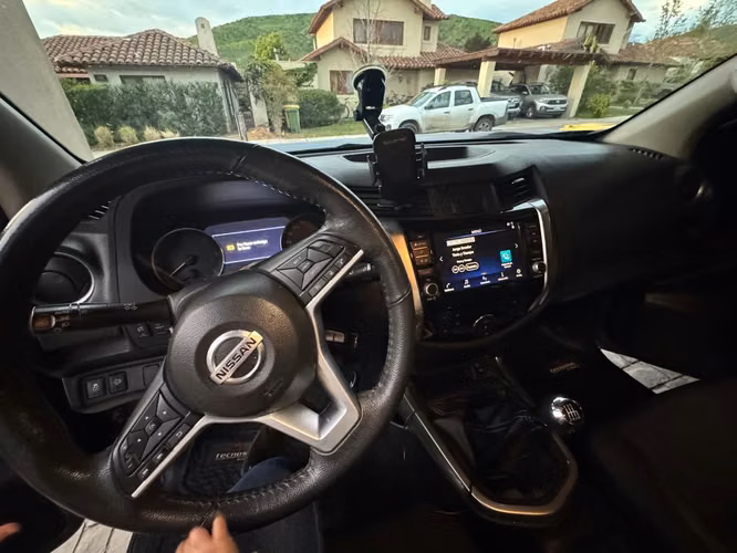 NISSAN NAVARA XE 2.3 DIESEL 4x2 - Imagen 9