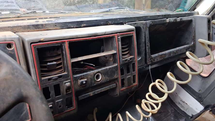 Camión Ford cargo para desarme - Imagen 7