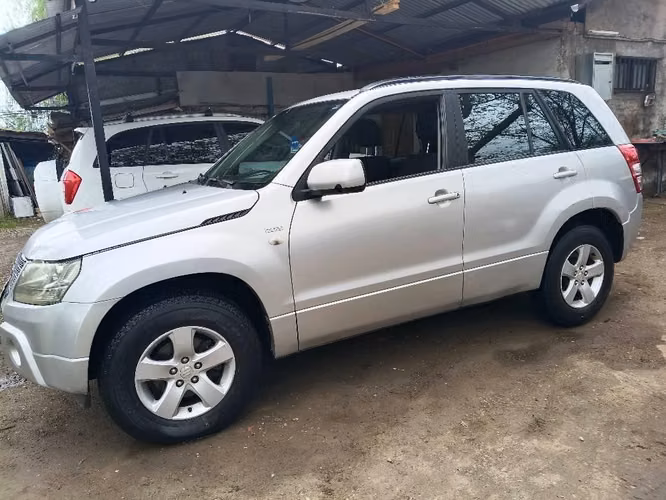 VENDO SUZUKI GRAND NOMADE 4X4 2010 DIESEL 1.9 F