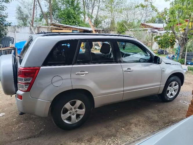 VENDO SUZUKI GRAND NOMADE 4X4 2010 DIESEL 1.9 F