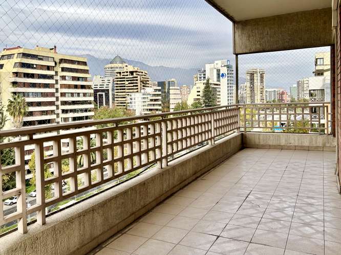 Departamento de 276m2 duplex en venta 3 dormitorios, escritorio, Vitacura