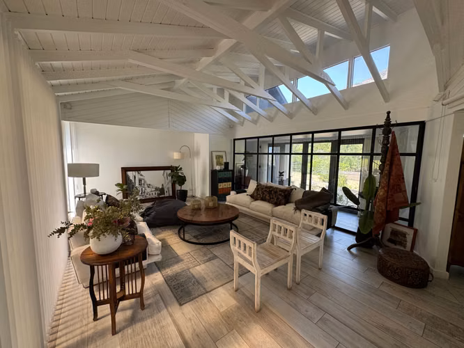 Cómoda casa recién remodelada en El Arrayán amplios dormitorios - Imagen 3