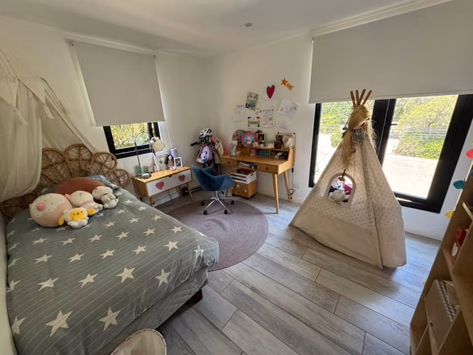Cómoda casa recién remodelada en El Arrayán amplios dormitorios - Imagen 17