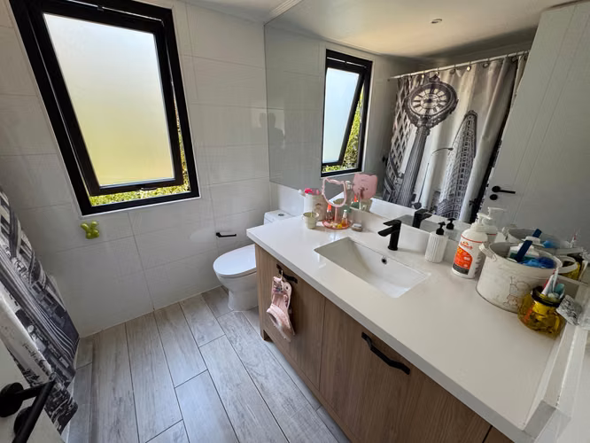Cómoda casa recién remodelada en El Arrayán amplios dormitorios - Imagen 16