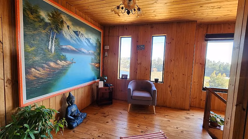 HERMOSA CASA CON TRES CABAÑAS EN VENTA EN PICHILEMU - Imagen 19