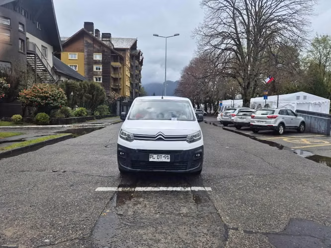 Citroen berlingo año 2021 L2 xl maxi - Imagen 2