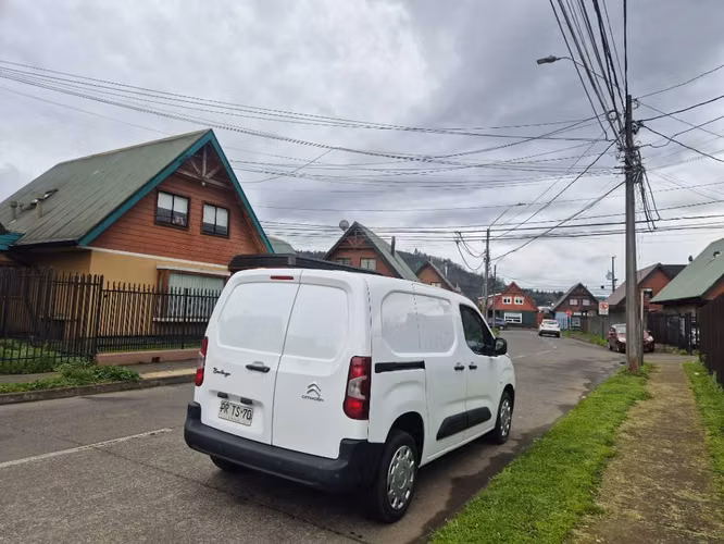 Citroen berlingo año 2021 full diesel - Imagen 3