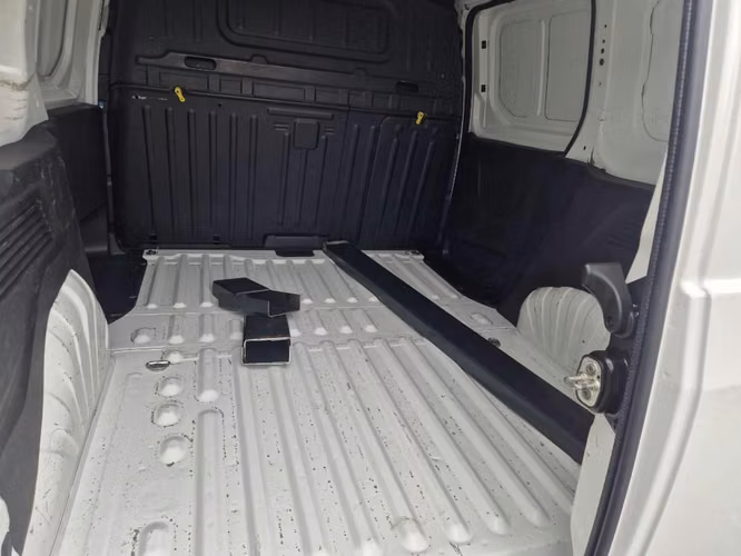 Citroen berlingo año 2021 full diesel - Imagen 5