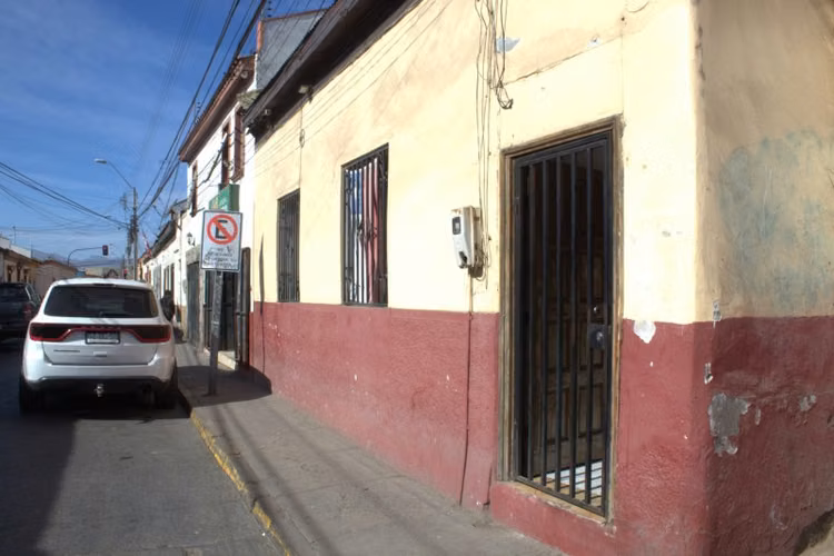 Casa 20 hab. en el centro de La Serena — inversión o renta - Imagen 1