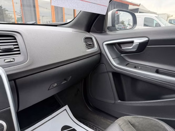 VOLVO S60 T5 2.0T  2018 - Imagen 16