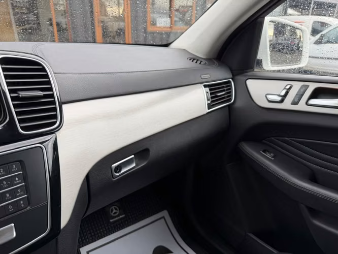 MERCEDES-BENZ GLE 400 4 MATIC COUPé 3.0 AT 2018 - Imagen 17