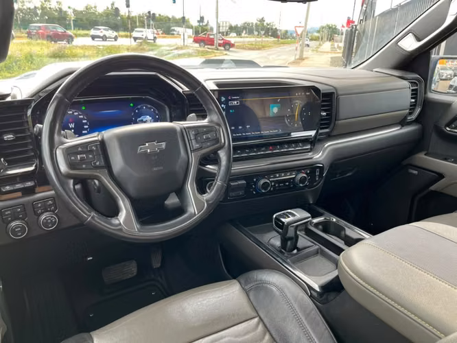 CHEVROLET SILVERADO ZR2 4X4 6.2 AUT 2023 - Imagen 17