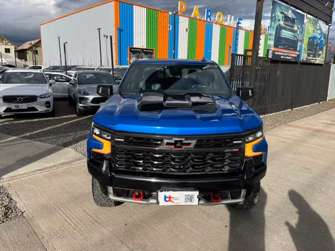 CHEVROLET SILVERADO ZR2 4X4 6.2 AUT 2023 - Imagen 2