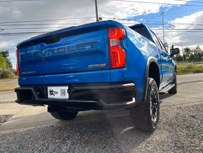 CHEVROLET SILVERADO ZR2 4X4 6.2 AUT 2023 - Imagen 6