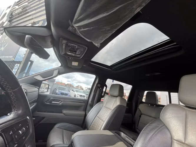 CHEVROLET SILVERADO ZR2 4X4 6.2 AUT 2023 - Imagen 11