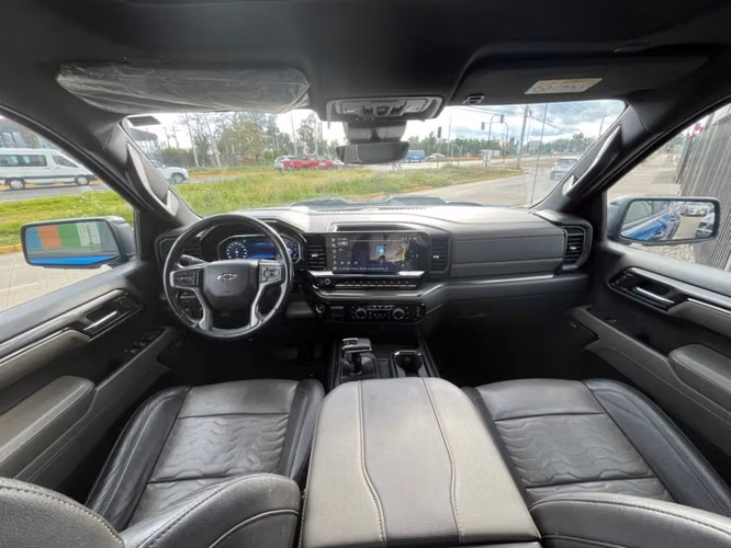 CHEVROLET SILVERADO ZR2 4X4 6.2 AUT 2023 - Imagen 16