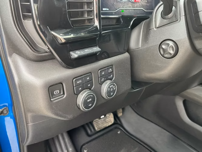 CHEVROLET SILVERADO ZR2 4X4 6.2 AUT 2023 - Imagen 14