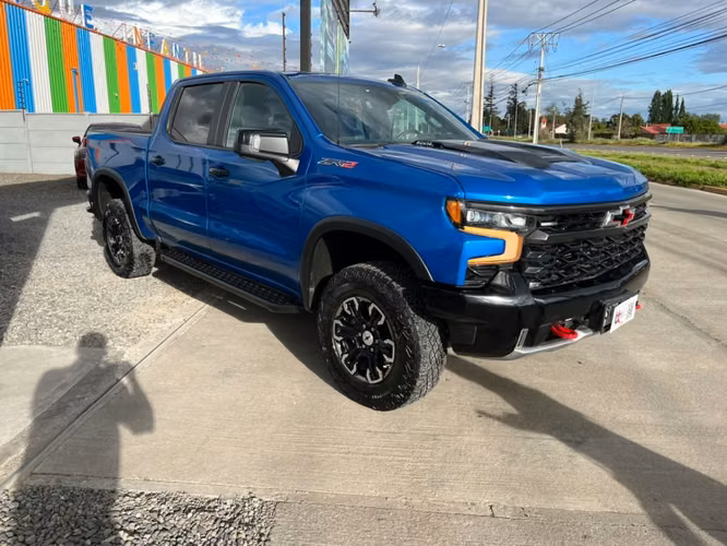 CHEVROLET SILVERADO ZR2 4X4 6.2 AUT 2023 - Imagen 3