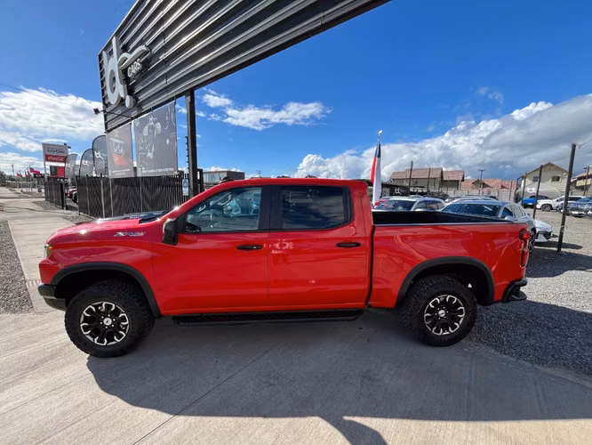 CHEVROLET SILVERADO ZR2 4X4 6.2 AUT 2023 - Imagen 5