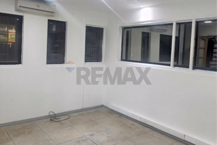 Arriende en la reina: oportunidad única comercial
