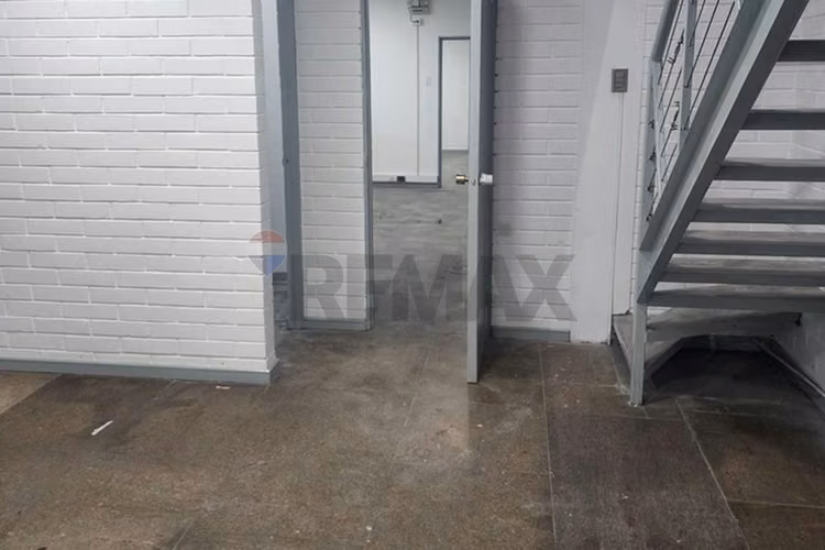Arriende en la reina: oportunidad única comercial