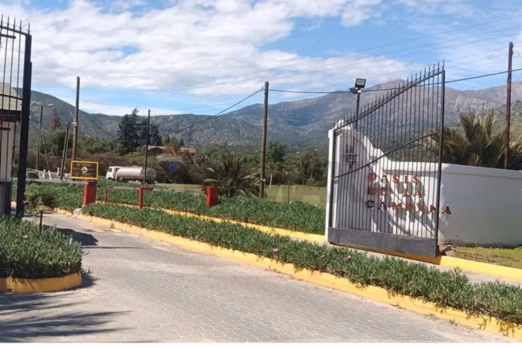 Venta parcela condominio oasis de la campana - Imagen 2