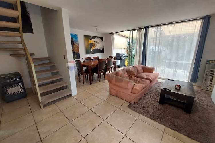 Casa de 5 dormitorios y 3 baños - Imagen 2