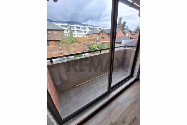 Casa familiar con piscina en sector las pircas - Imagen 4