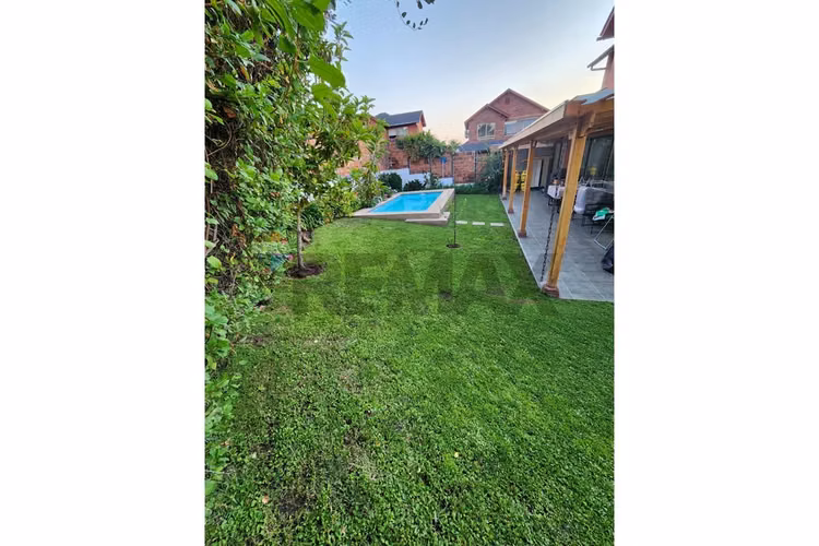 Casa familiar con piscina en sector las pircas - Imagen 15