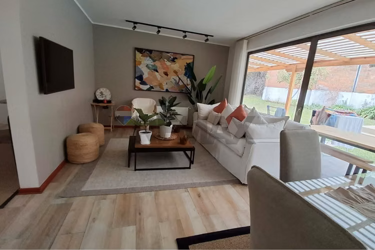 Casa familiar con piscina en sector las pircas - Imagen 16