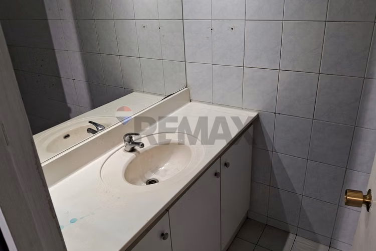 Local comercial av vitacura 19 m frente 6 estac - Imagen 19