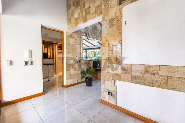 Casa peñalolen 5d+3b+4e, piscina, quincho, terraza - Imagen 3