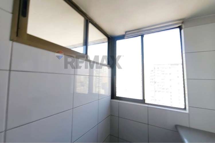 Arriendo depto 2d2b amplio con terraza y estac - Imagen 10