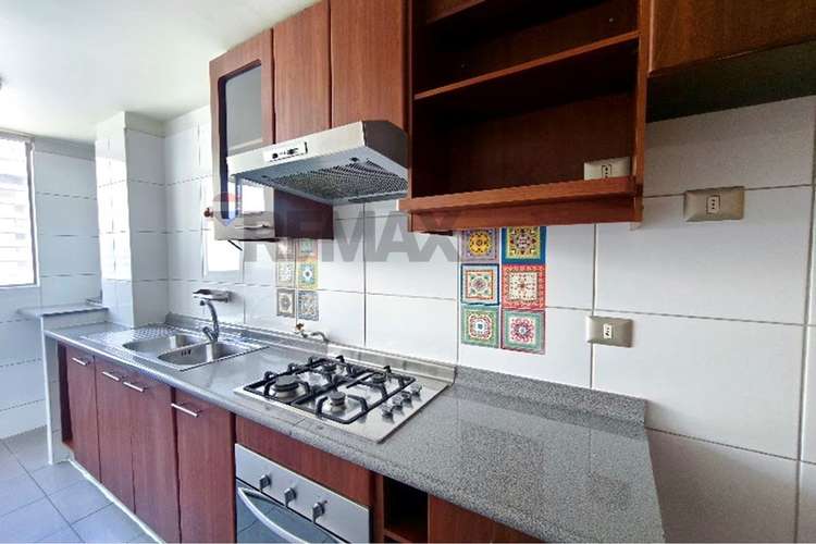 Arriendo depto 2d2b amplio con terraza y estac - Imagen 8