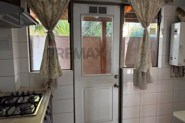 Casa excelente conectividad y gran patio