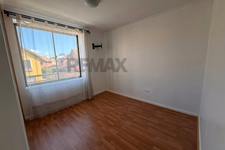 Casa excelente conectividad y gran patio