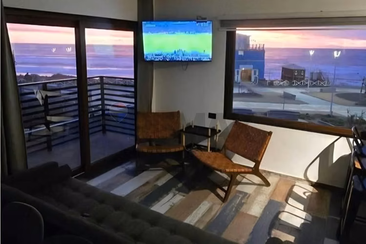 2 casas en terreno 250 m2 pasos playa pichilemu - Imagen 2