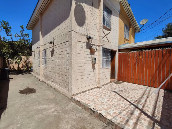OPORTUNIDAD CASA EN VENTA EN PUDAHUEL 2 DOR - Imagen 2