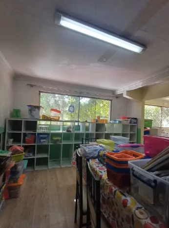CASA COMERCIAL 5 DORMITORIOS  3 BAÑOS - Imagen 7